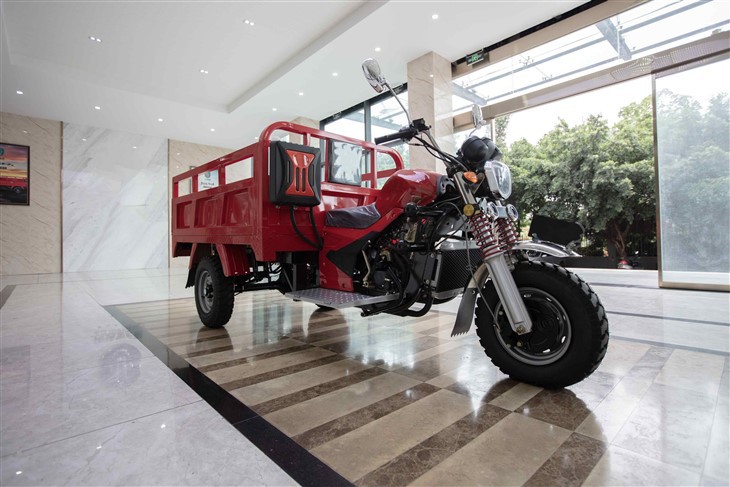 Red 200cc Gasoline Tricycle best