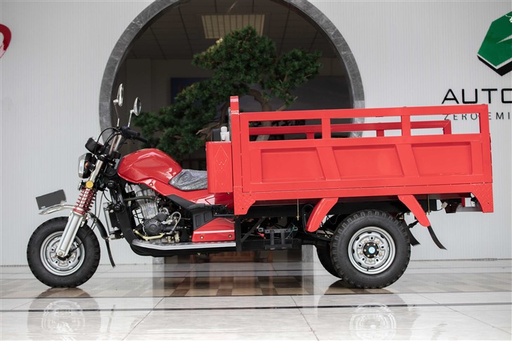 Red 200cc Gasoline Tricycle high quality