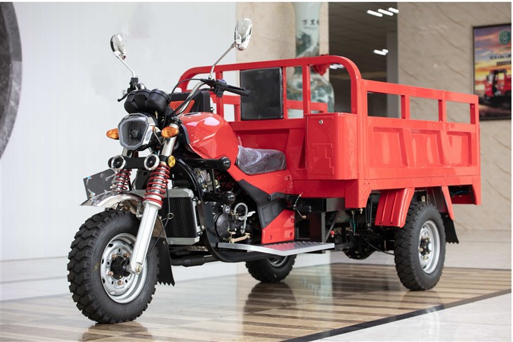 Red 200cc Gasoline Tricycle